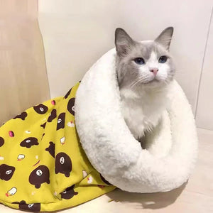 Purr-fectly Cozy Cat Sleeping Bag – Where Kitties Nap Like Royalty!