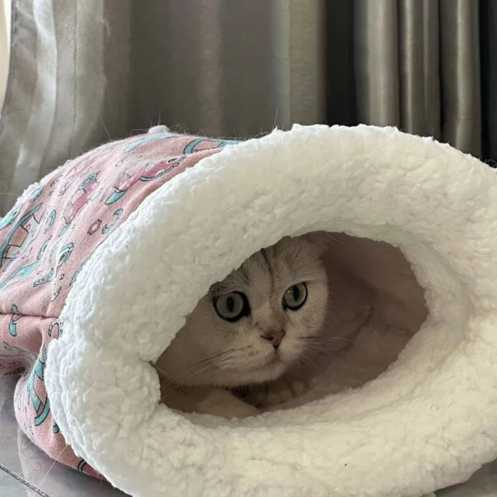 Purr-fectly Cozy Cat Sleeping Bag – Where Kitties Nap Like Royalty!